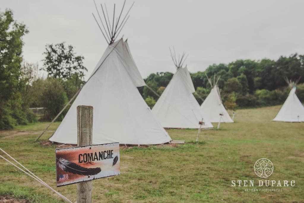 Отель Les Tipis Du Bonheur De Vivre Brulon Экстерьер фото