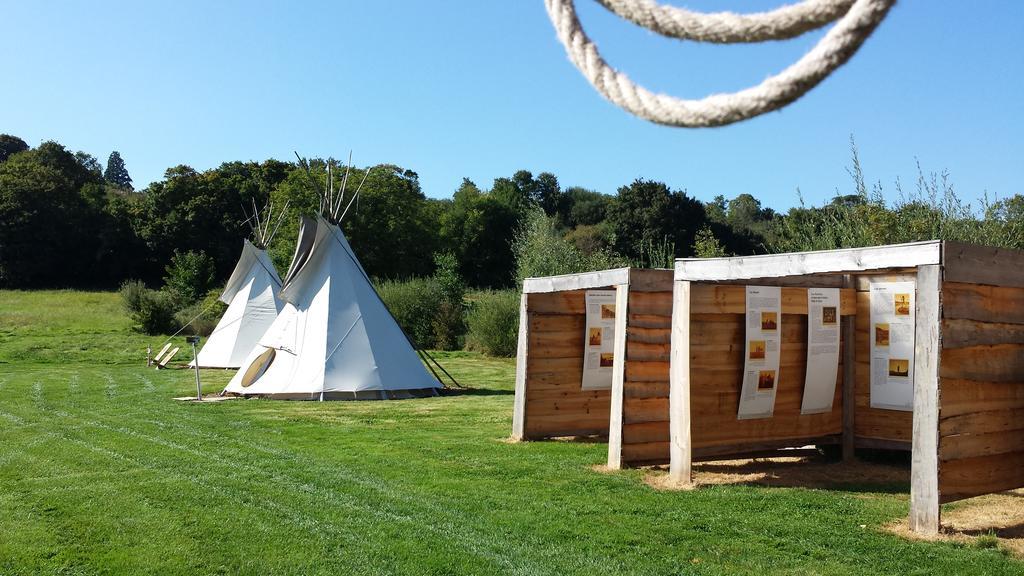 Отель Les Tipis Du Bonheur De Vivre Brulon Экстерьер фото